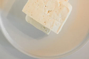 ダイエット時の食事に豆腐がいい？注意点やおすすめレシピを紹介